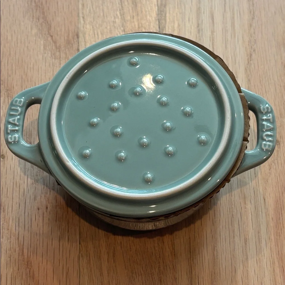NIB Staub Mini Cocotte 10cm in eucalyptus light green
